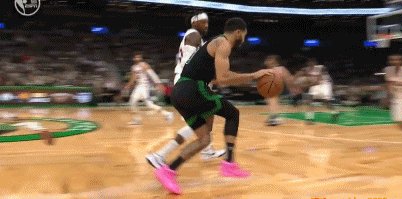 开云app-驱逐插曲无碍绿军12战10胜 塔图姆：裁判早想好了